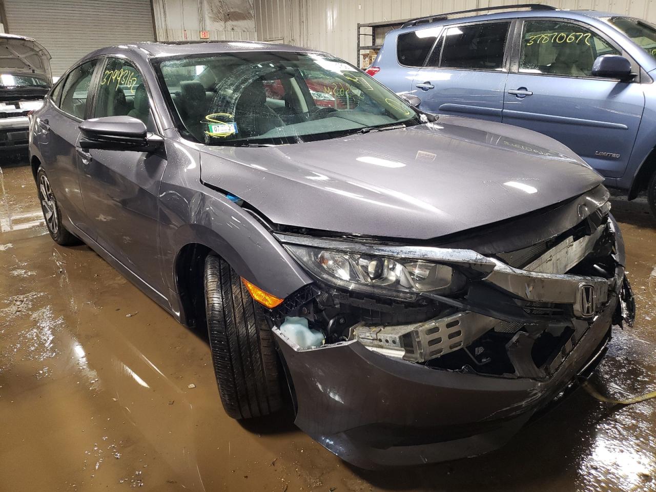 HONDA CIVIC EX 2017 with VIN 19XFC2F78HE079552 - Photo from auction