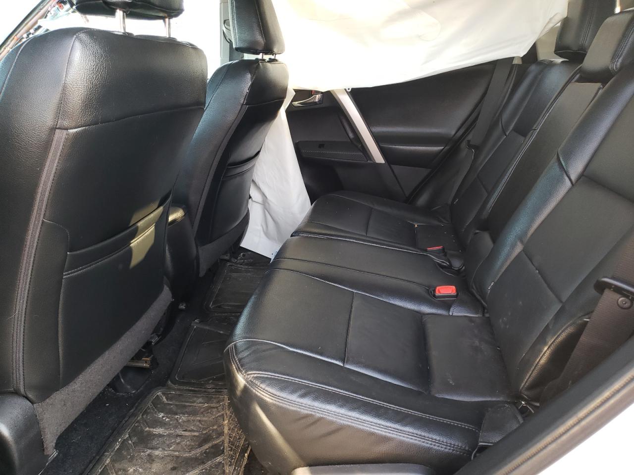 Photo 6 from auction – 2014 TOYOTA RAV4 XLE with VIN 2T3RFREV9EW145068