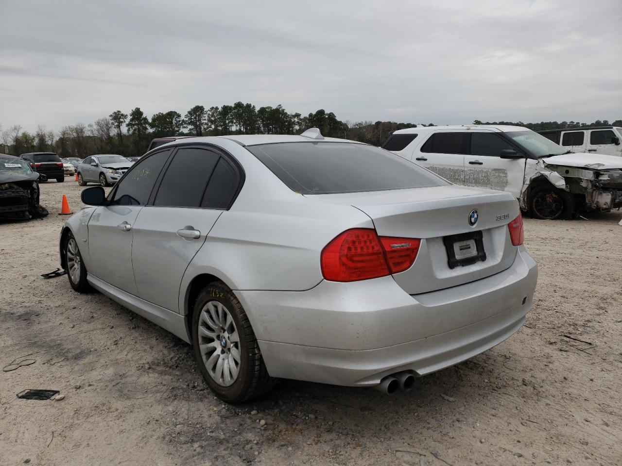 Photo 3 from auction – 2009 BMW 328 with VIN WBAPH77529NL83146