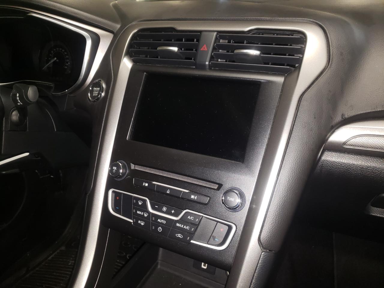 Photo 9 from auction – 2017 FORD FUSION SE with VIN 3FA6P0HD3HR249147