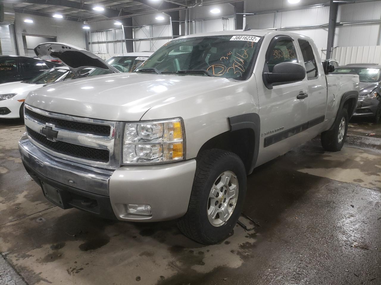 Photo 2 from auction – 2007 CHEVROLET SILVERADO with VIN 2GCEK19J171603751