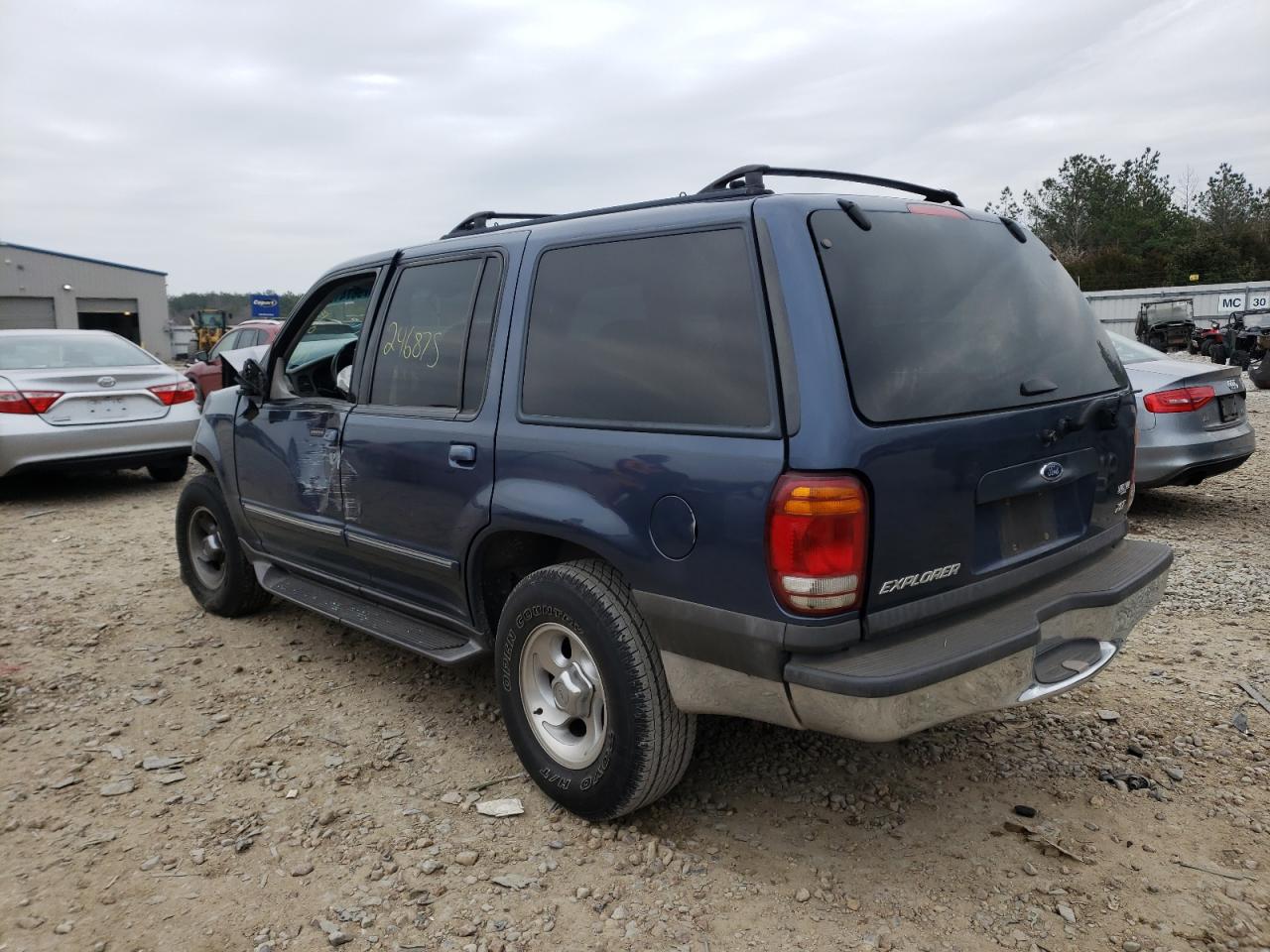 Photo 3 from auction – 2000 FORD EXPLORER X with VIN 1FMZU73E8YUB50336