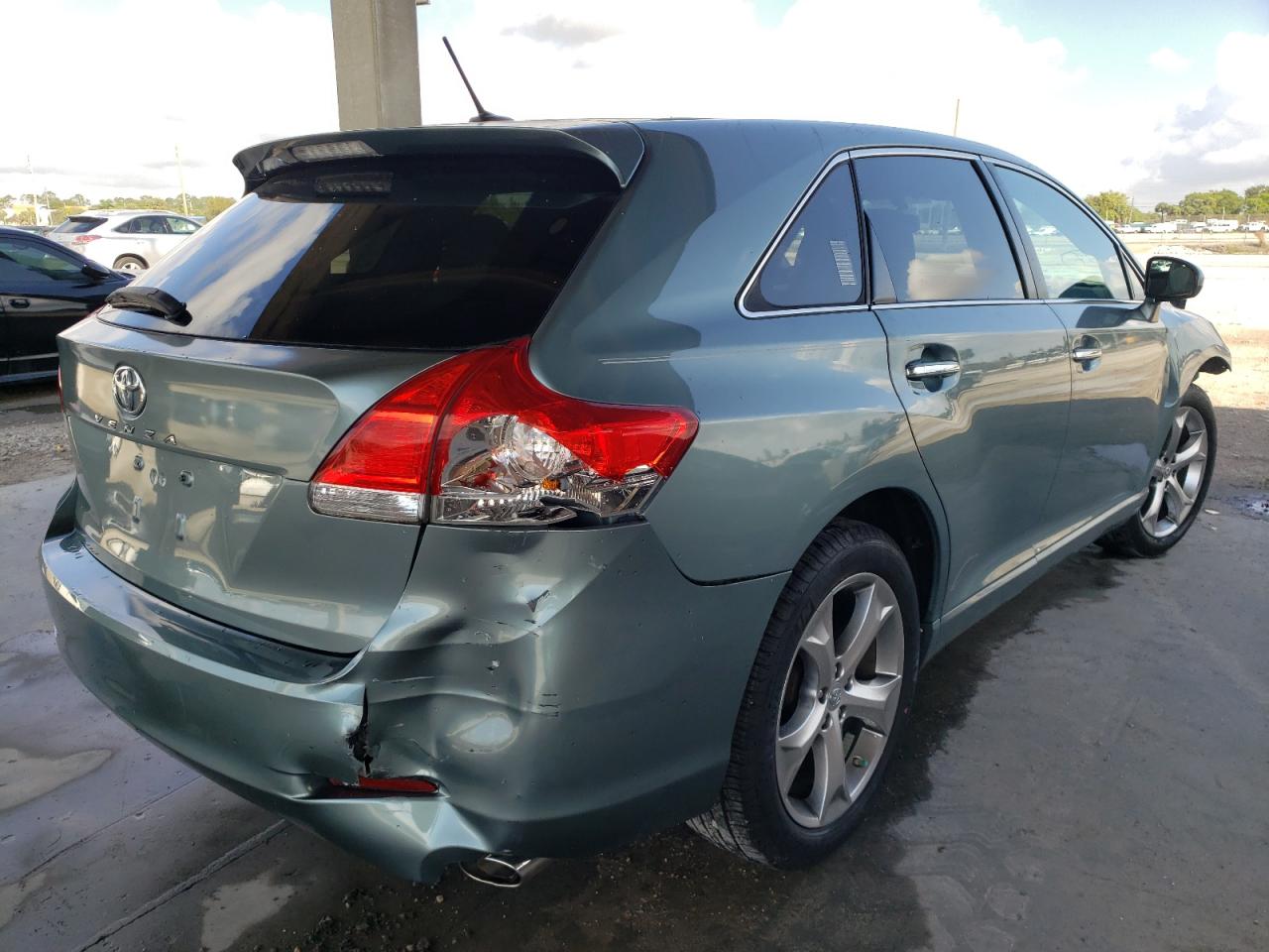 Photo 4 from auction – 2010 TOYOTA VENZA with VIN 4T3ZK3BB8AU021189