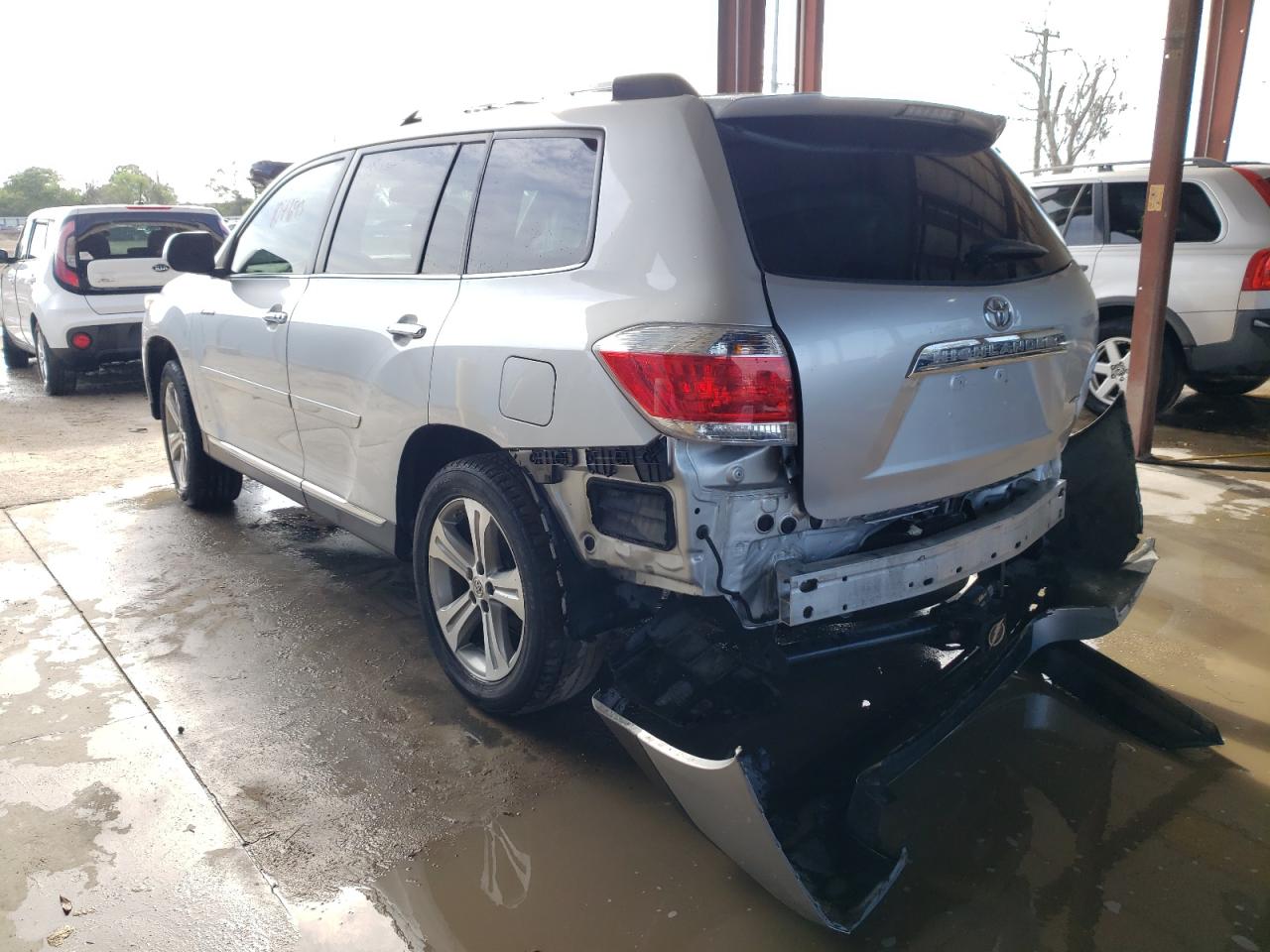 Photo 3 from auction – 2011 TOYOTA HIGHLANDER with VIN 5TDDK3EH5BS041347