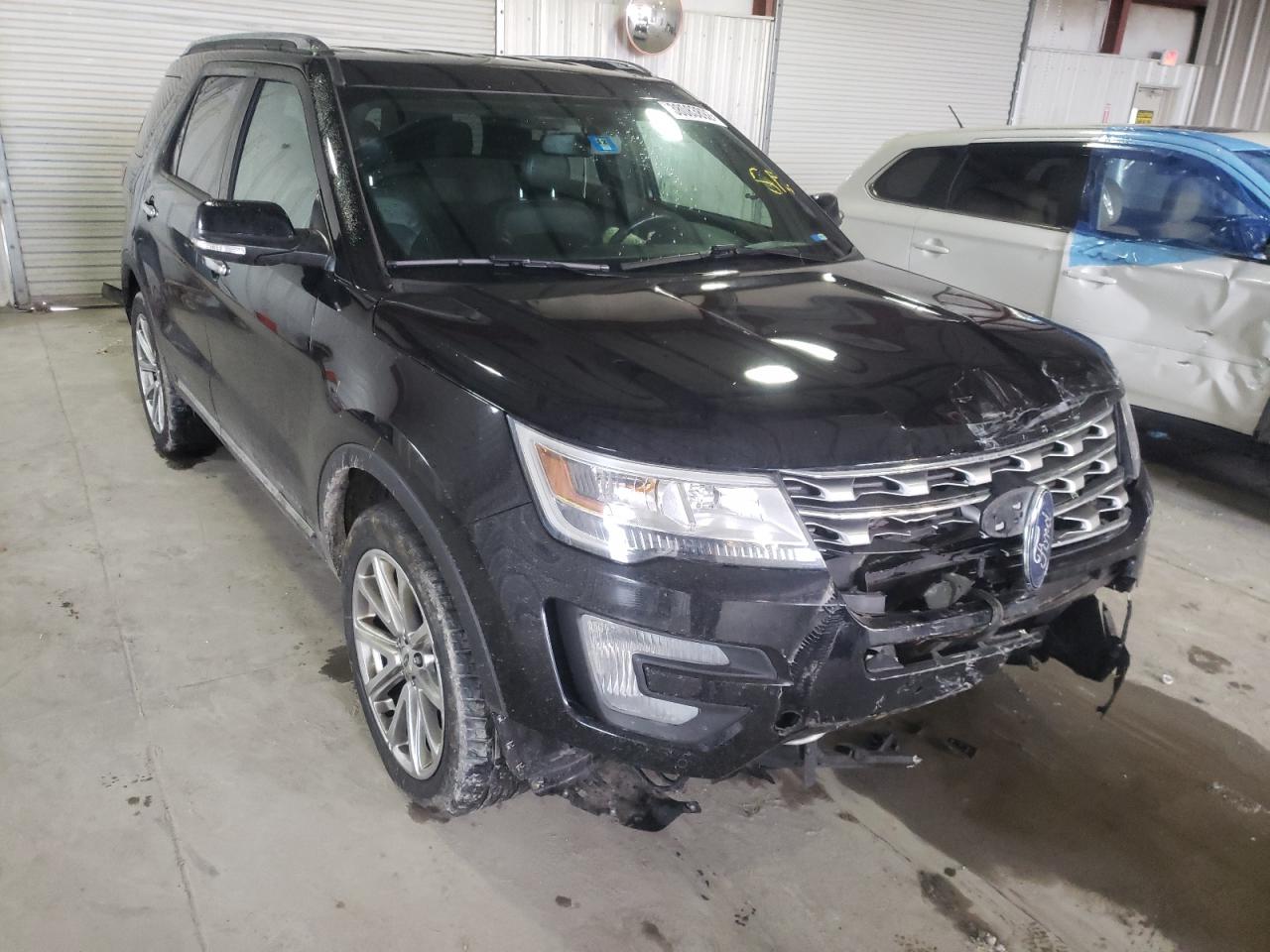 FORD EXPLORER L 2017 مع رقم تعريف المركبة 1FM5K8F83HGC93225 - صورة من المزاد