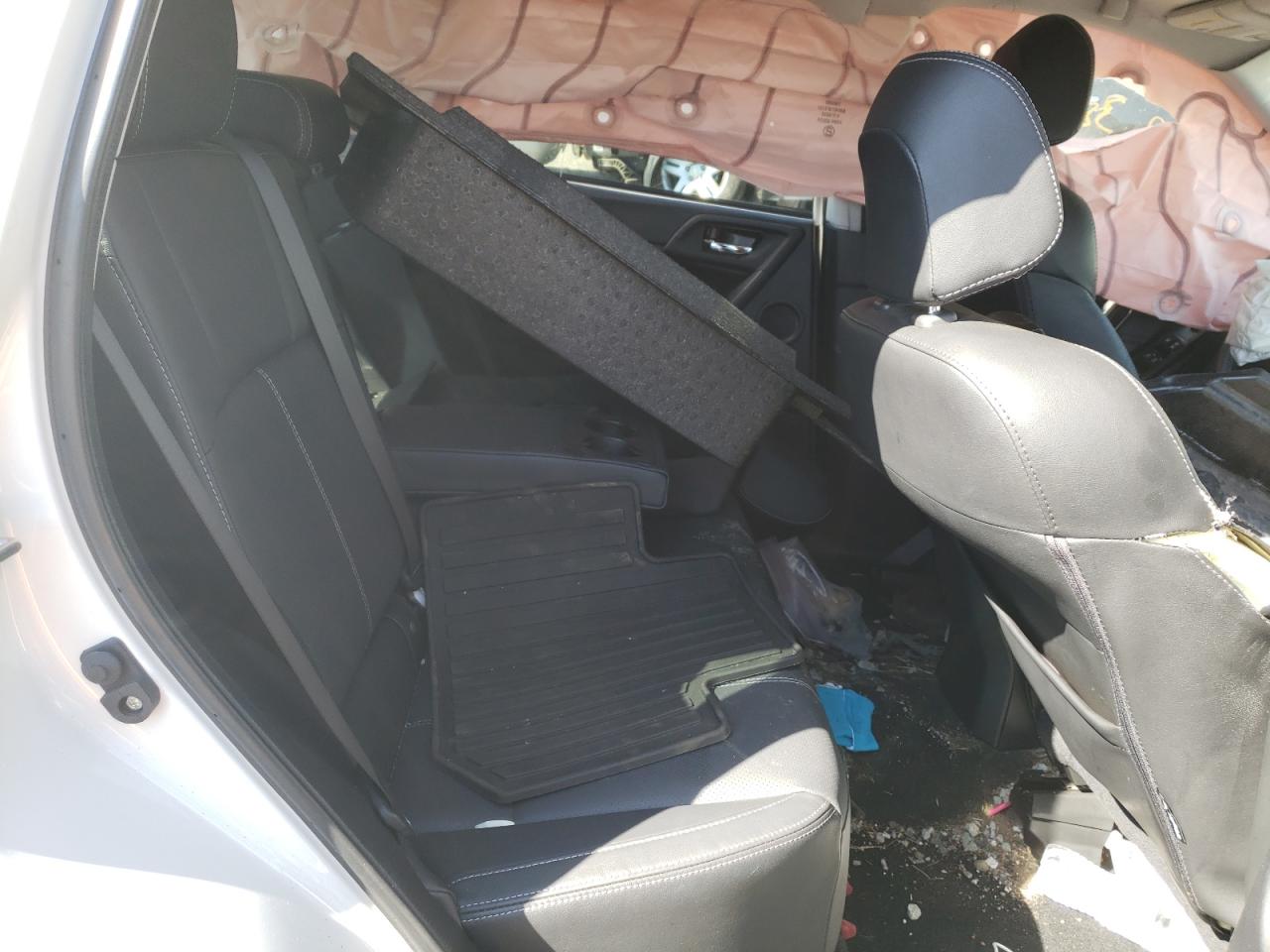Photo 6 from auction – 2018 SUBARU FORESTER 2 with VIN JF2SJAWC2JH463842