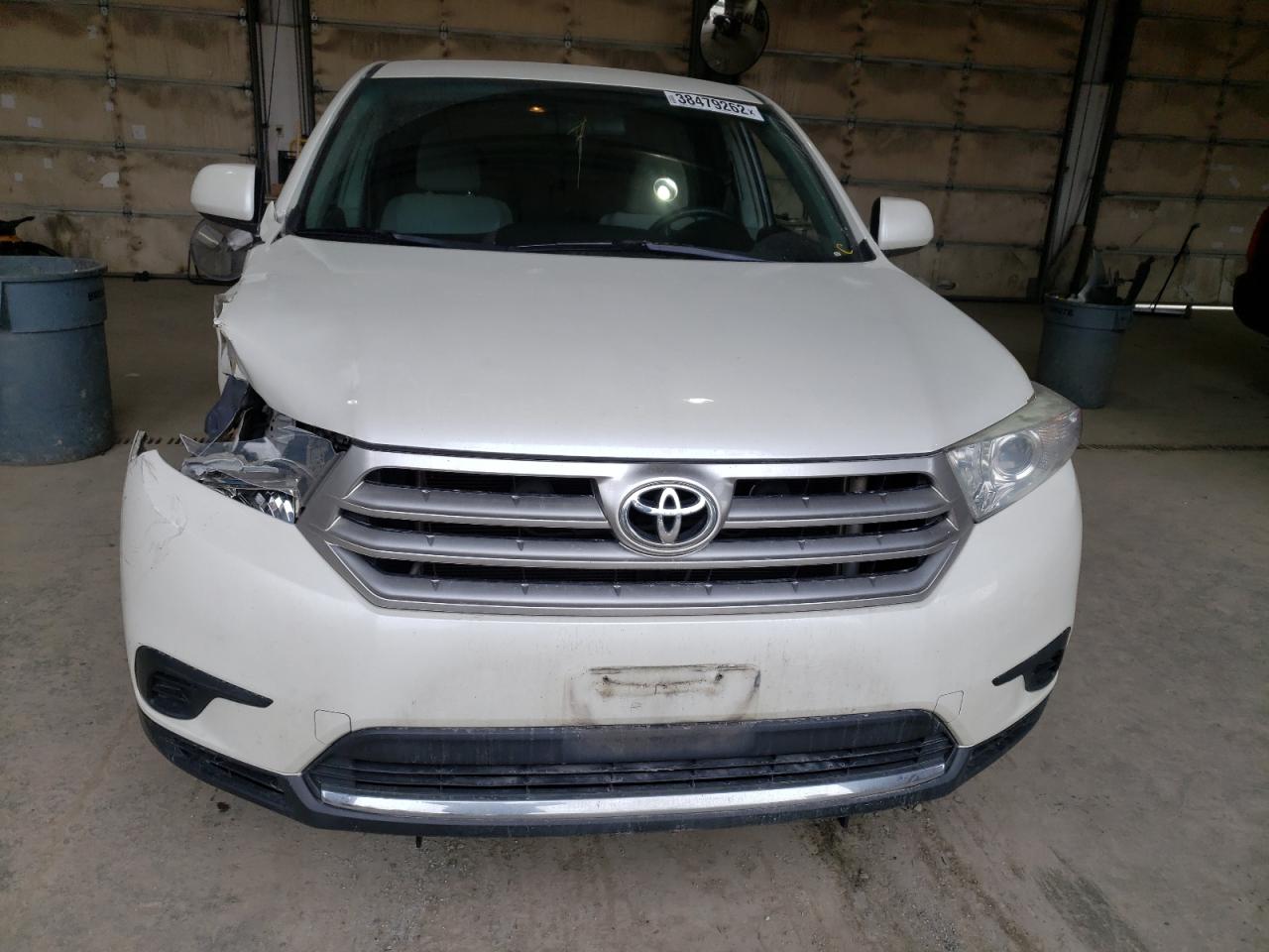 Photo 9 from auction – 2012 TOYOTA HIGHLANDER with VIN 5TDBK3EHXCS170872
