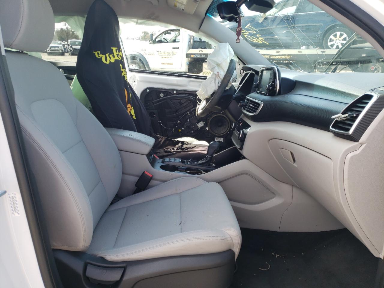 Photo 5 from auction – 2019 HYUNDAI TUCSON LIM with VIN KM8J3CA41KU035247