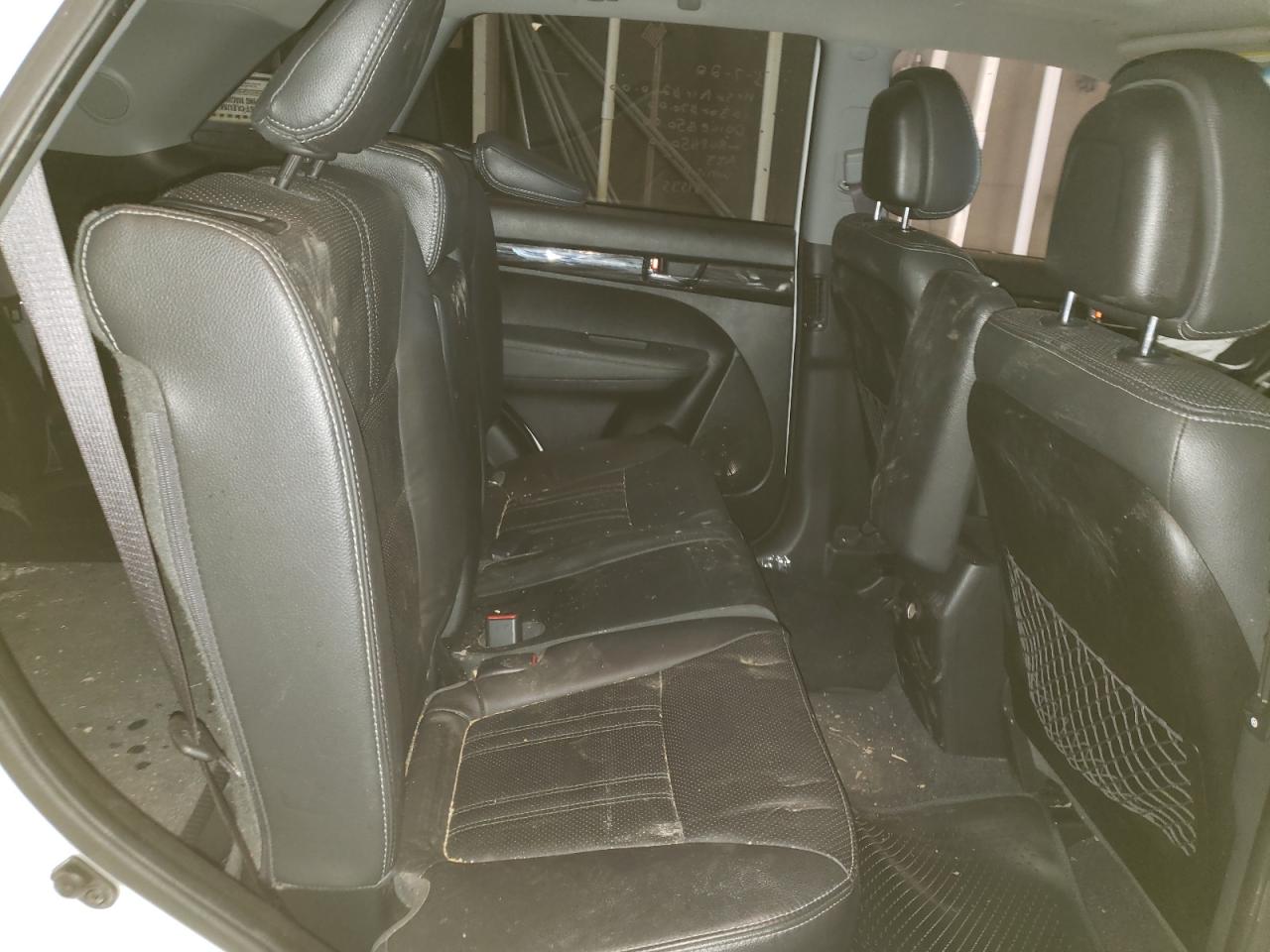 Photo 6 from auction – 2012 KIA SORENTO SX with VIN 5XYKWDA25CG234535