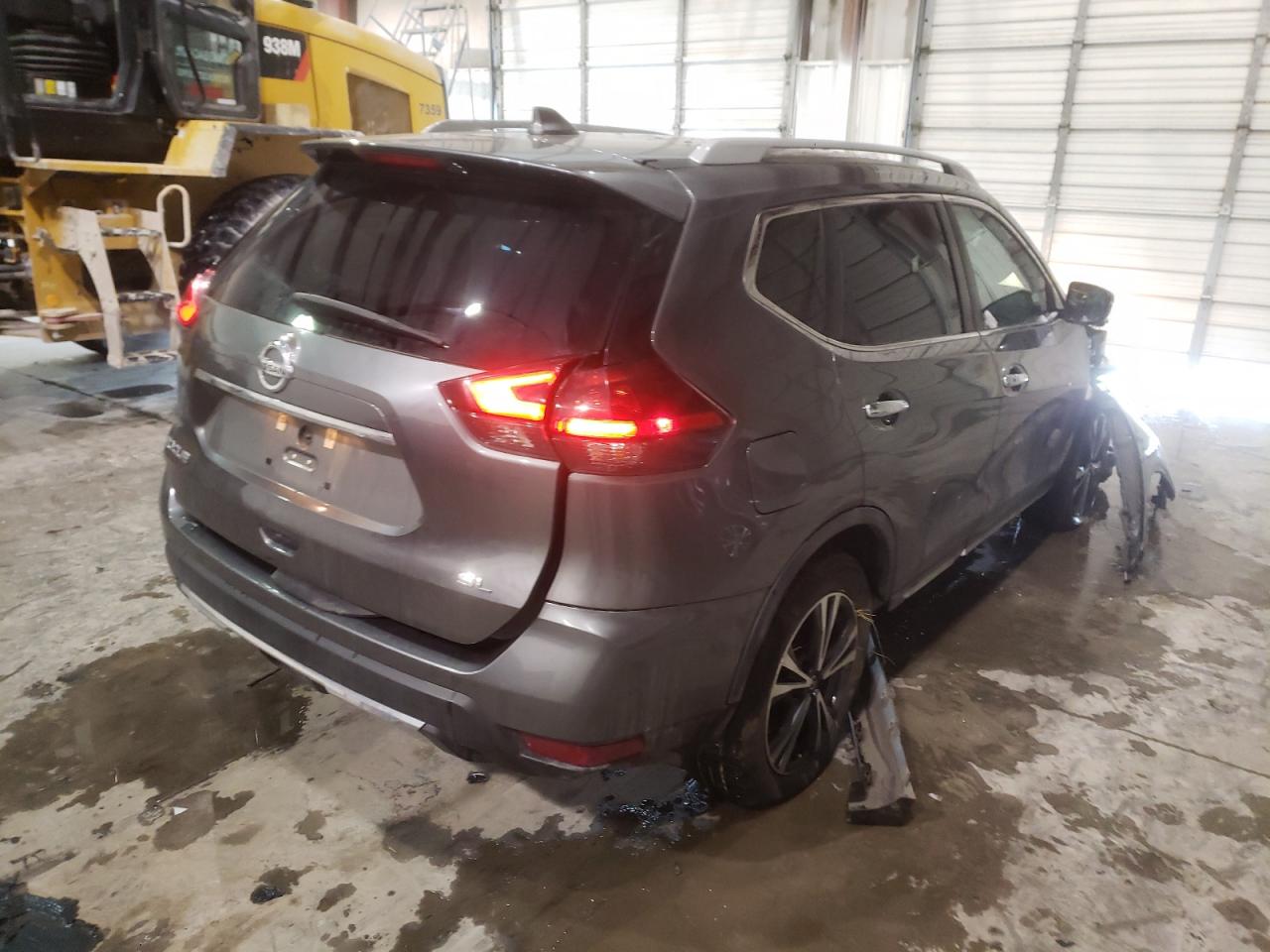 Photo 4 from auction – 2018 NISSAN ROGUE S with VIN 5N1AT2MT5JC778415