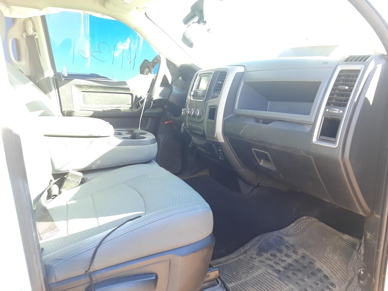 Zdjęcie 5 z aukcji – 2016 RAM 1500 ST z VIN 1C6RR6FGXGS401727