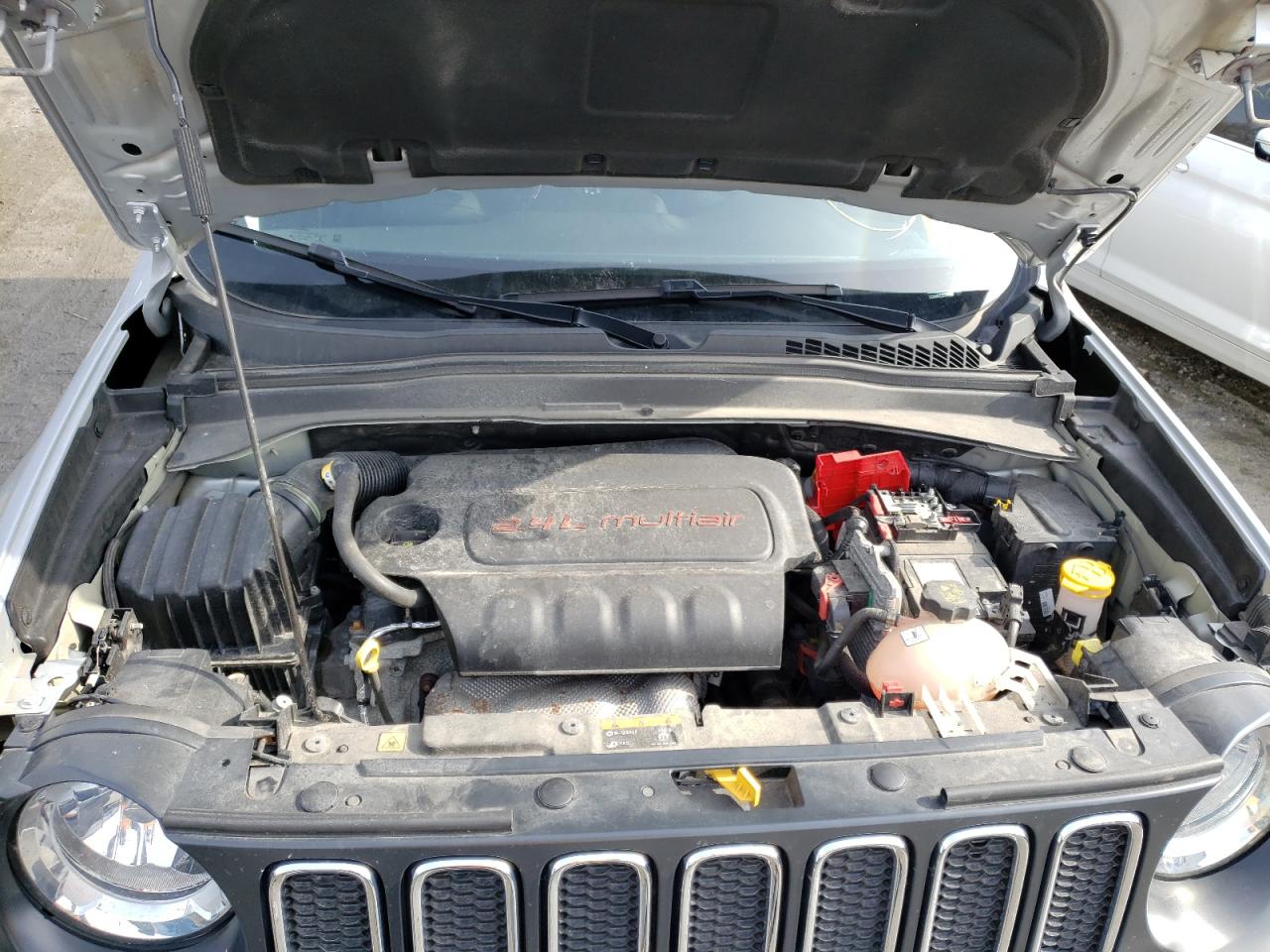 Photo 7 from auction – 2018 JEEP RENEGADE L with VIN ZACCJBBB1JPJ48459