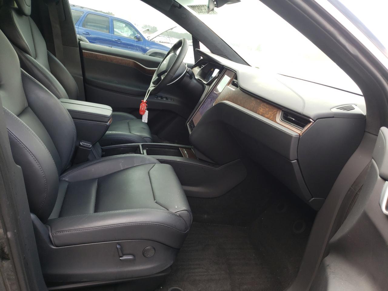 Photo 5 from auction – 2019 TESLA MODEL X with VIN 5YJXCDE2XKF192734