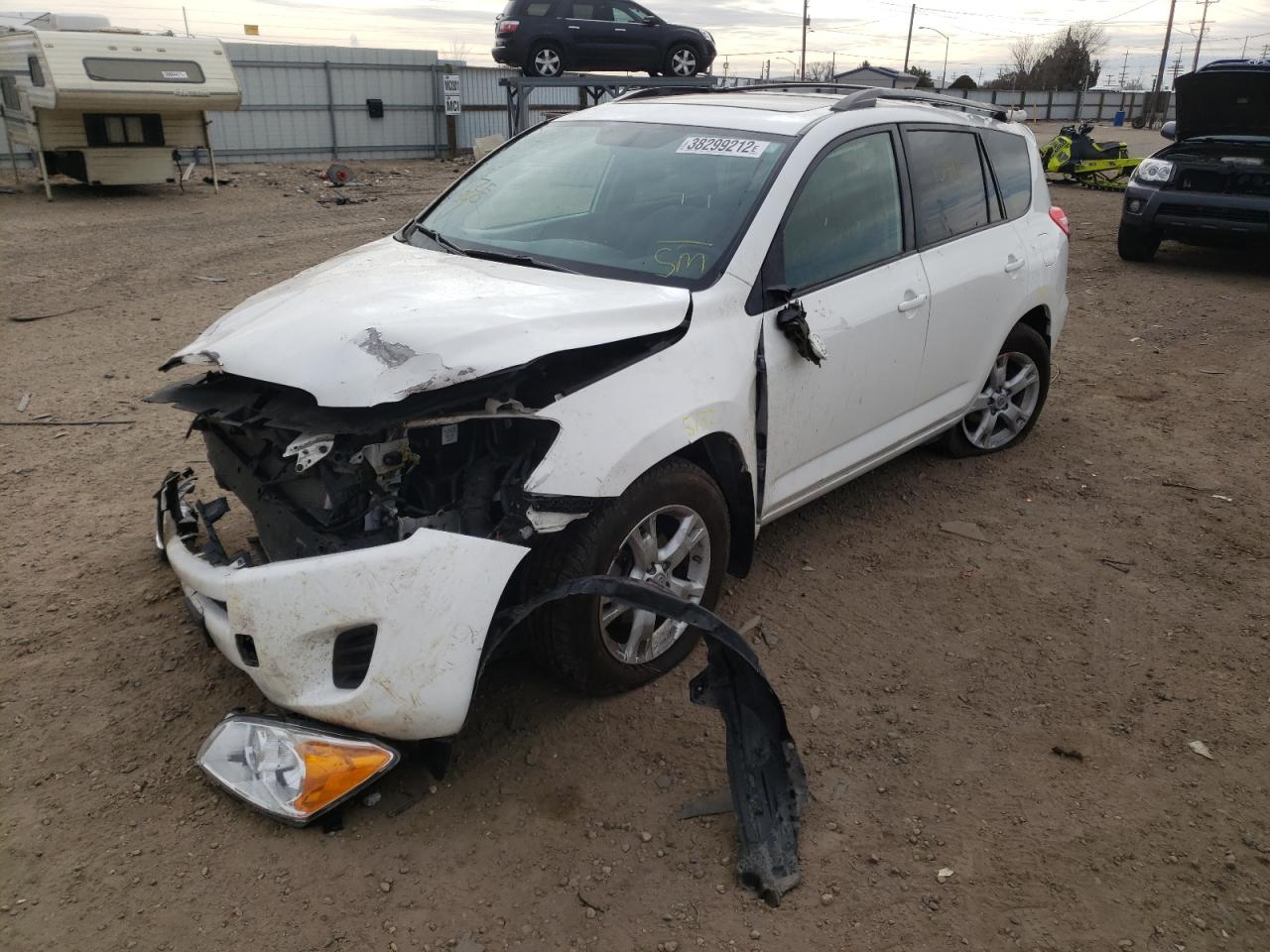 Photo 2 from auction – 2011 TOYOTA RAV4 with VIN JTMBK4DV0B5106034