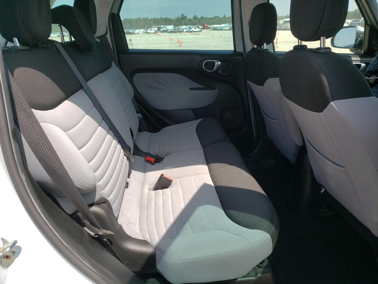 Photo 6 from auction – 2014 FIAT 500L EASY with VIN ZFBCFABH1EZ020249