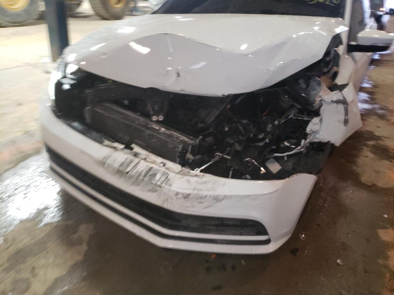 Photo 9 from auction – 2017 VOLKSWAGEN JETTA SE with VIN 3VWDB7AJ1HM223620