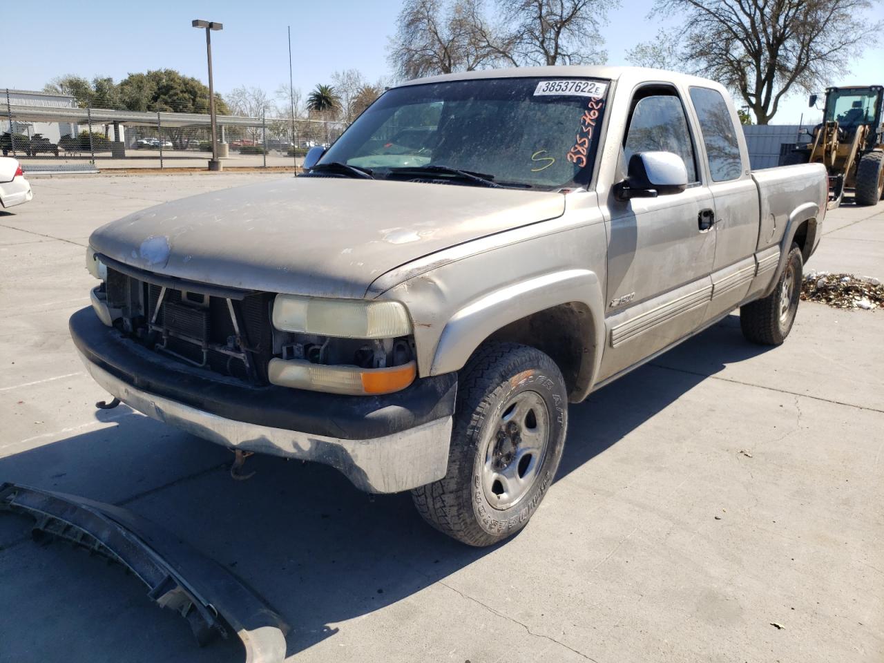 Photo 2 from auction – 2000 CHEVROLET SILVERADO with VIN 1GCEK19T9YE199454