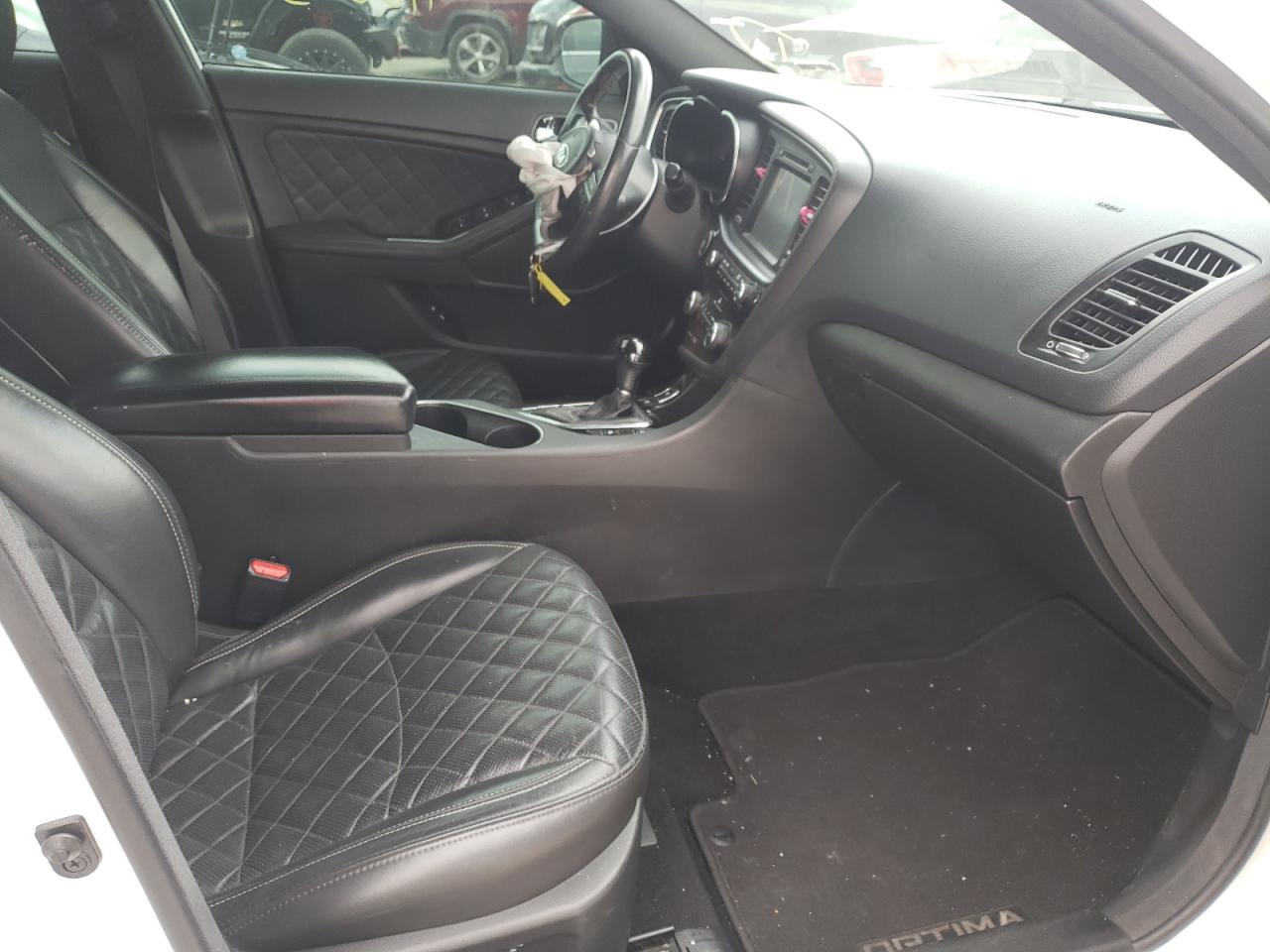 Photo 5 from auction – 2015 KIA OPTIMA SX with VIN 5XXGR4A65FG410542