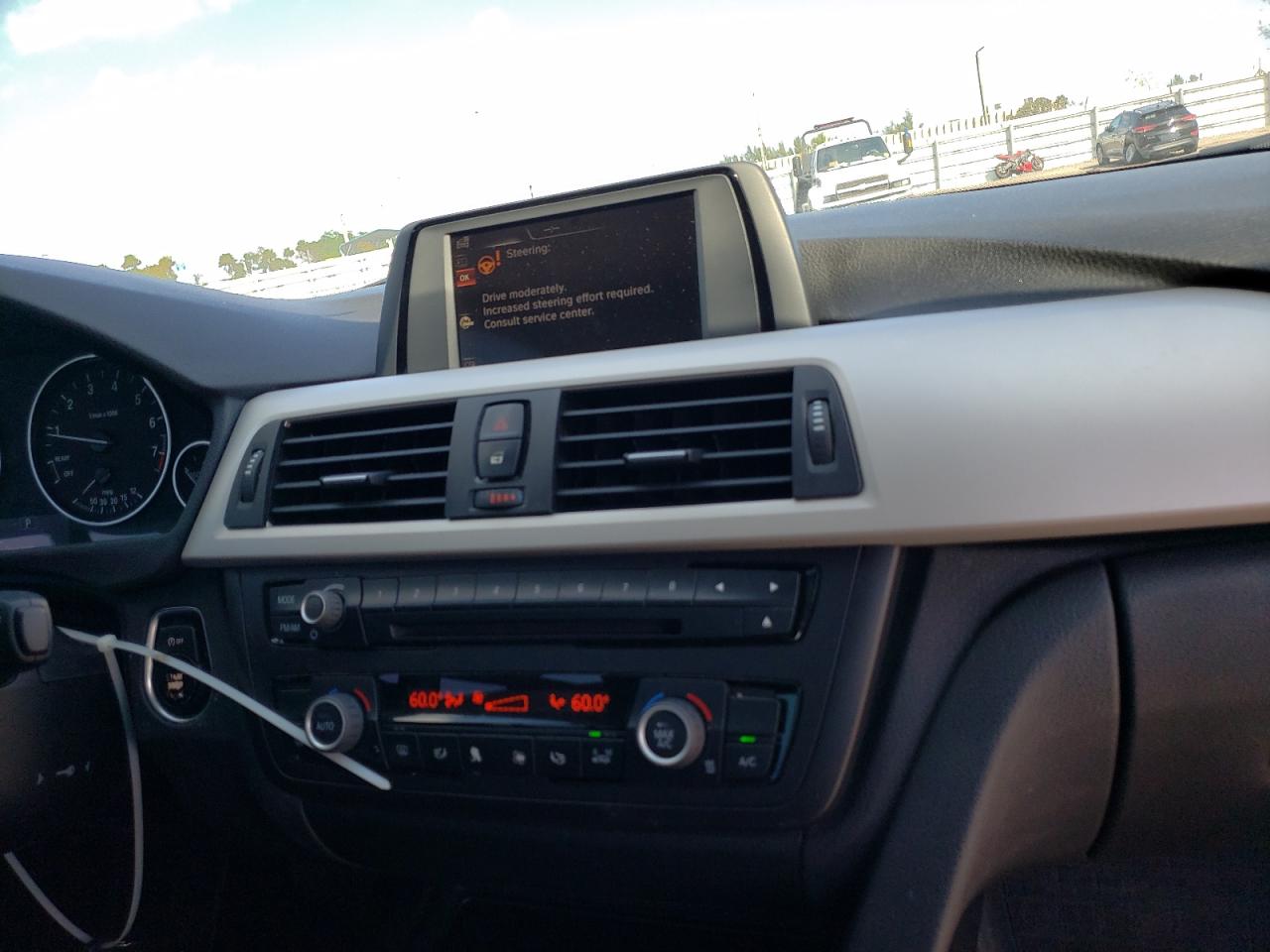 Photo 9 from auction – 2015 BMW 320 I with VIN WBA3B1C50FP831001