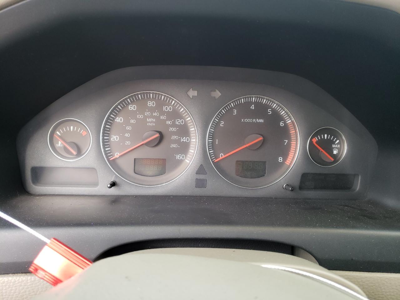 Photo 8 from auction – 2005 VOLVO V70 with VIN YV1SW612852492664
