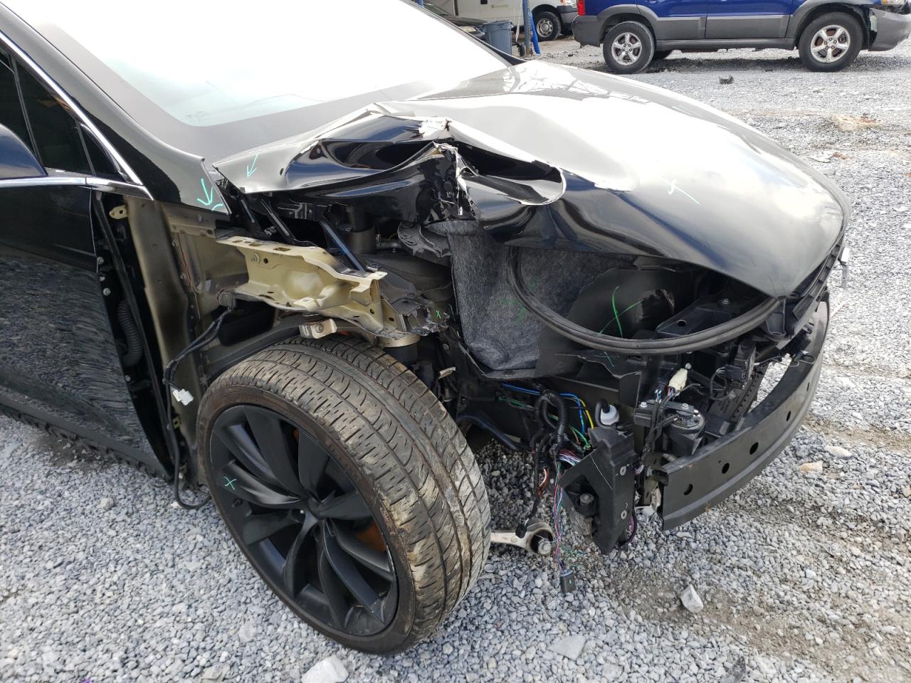 Photo 9 from auction – 2019 TESLA MODEL X with VIN 5YJXCDE2XKF192734
