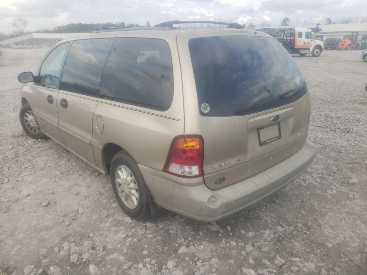 Photo 3 from auction – 2000 FORD WINDSTAR with VIN 2FMZA5142YBC80318