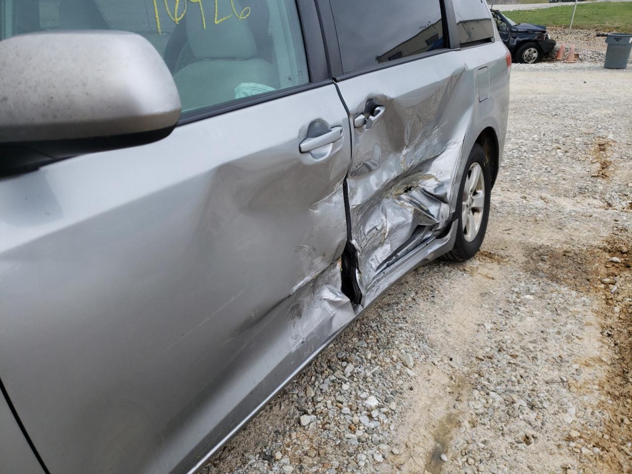 Photo 9 from auction – 2014 TOYOTA SIENNA LE with VIN 5TDKK3DC1ES444193