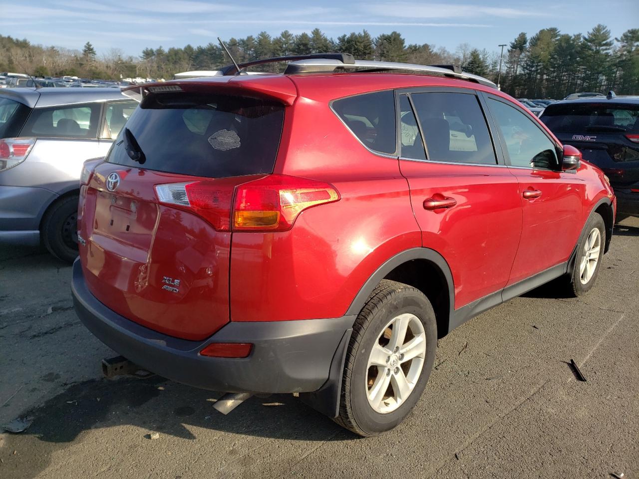 Photo 4 from auction – 2013 TOYOTA RAV4 XLE with VIN JTMRFREV1DD046305