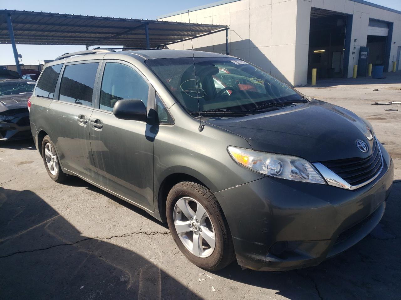 TOYOTA SIENNA LE 2013 with VIN 5TDKK3DC8DS308710 - Photo from auction