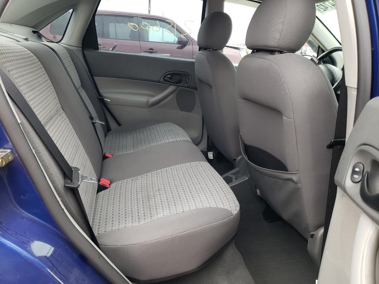 Photo 6 from auction – 2005 FORD FOCUS ZX4 with VIN 1FAHP34N85W233480