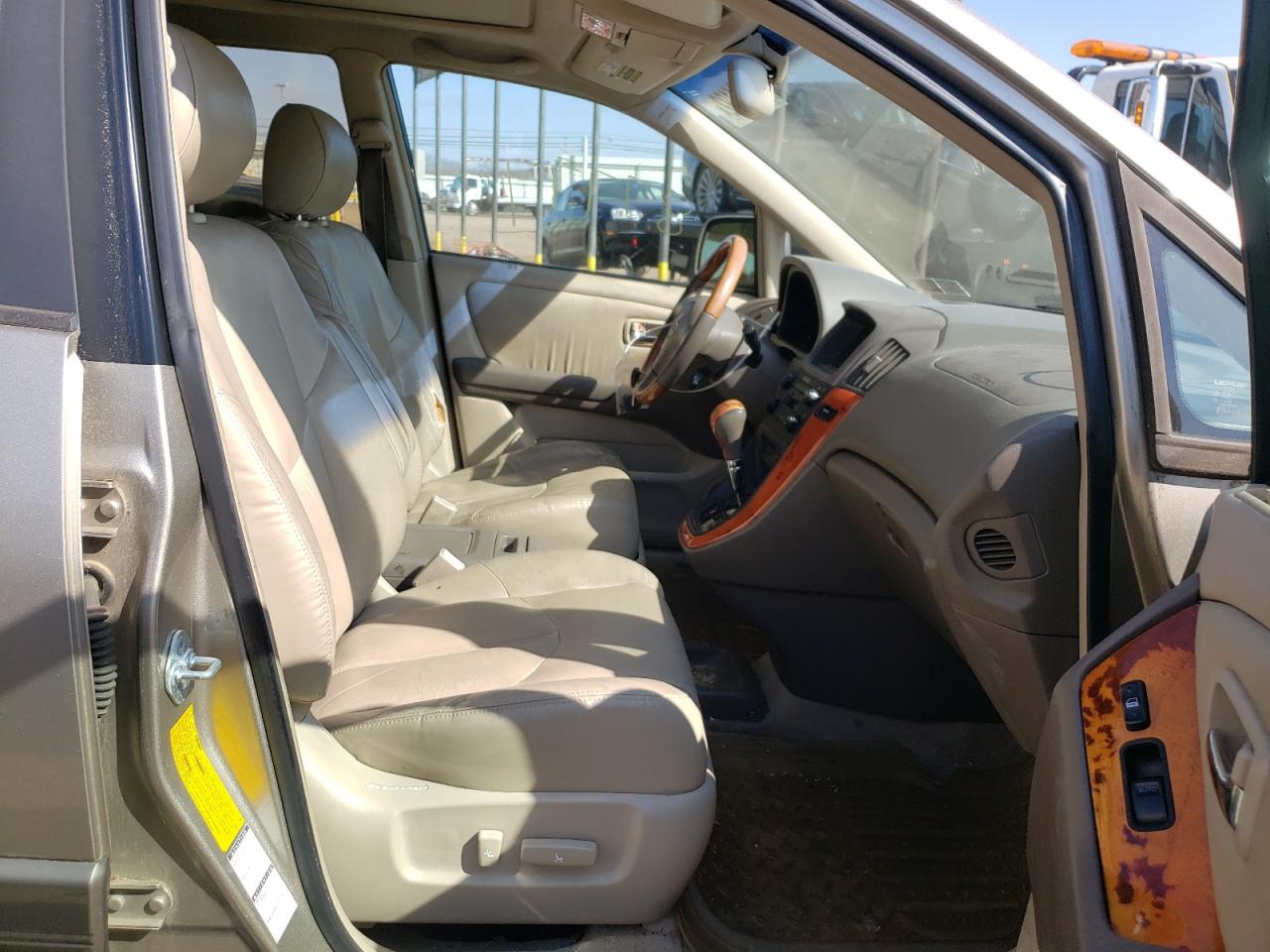 Photo 5 from auction – 2002 LEXUS RX 300 with VIN JTJHF10U020253586