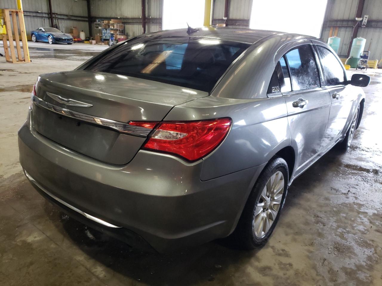 Photo 4 from auction – 2012 CHRYSLER 200 LX with VIN 1C3CCBAB9CN114185