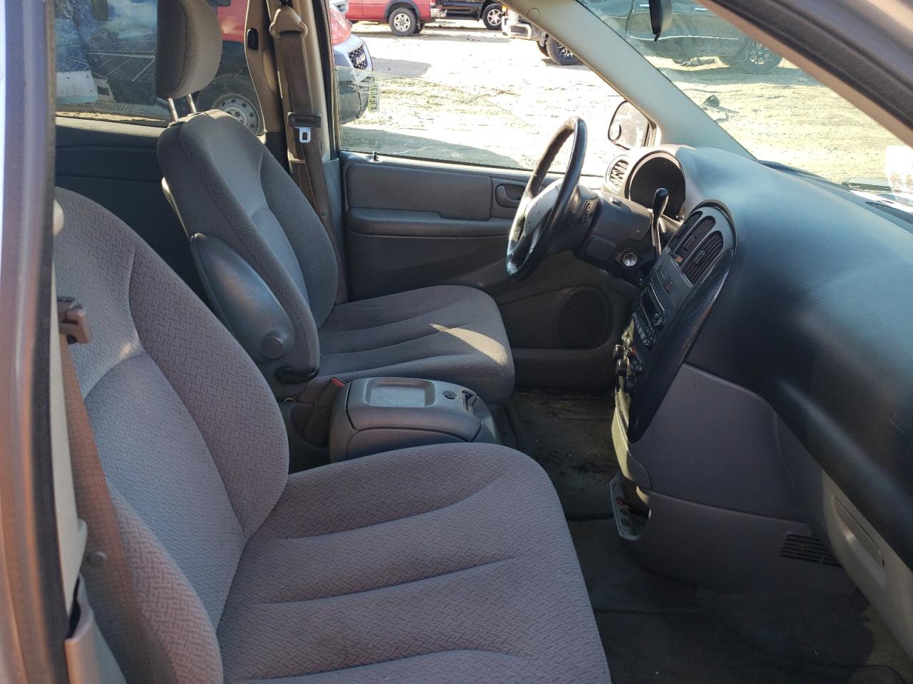 Photo 5 from auction – 2007 DODGE GRAND CARA with VIN 2D8GP44L17R180743