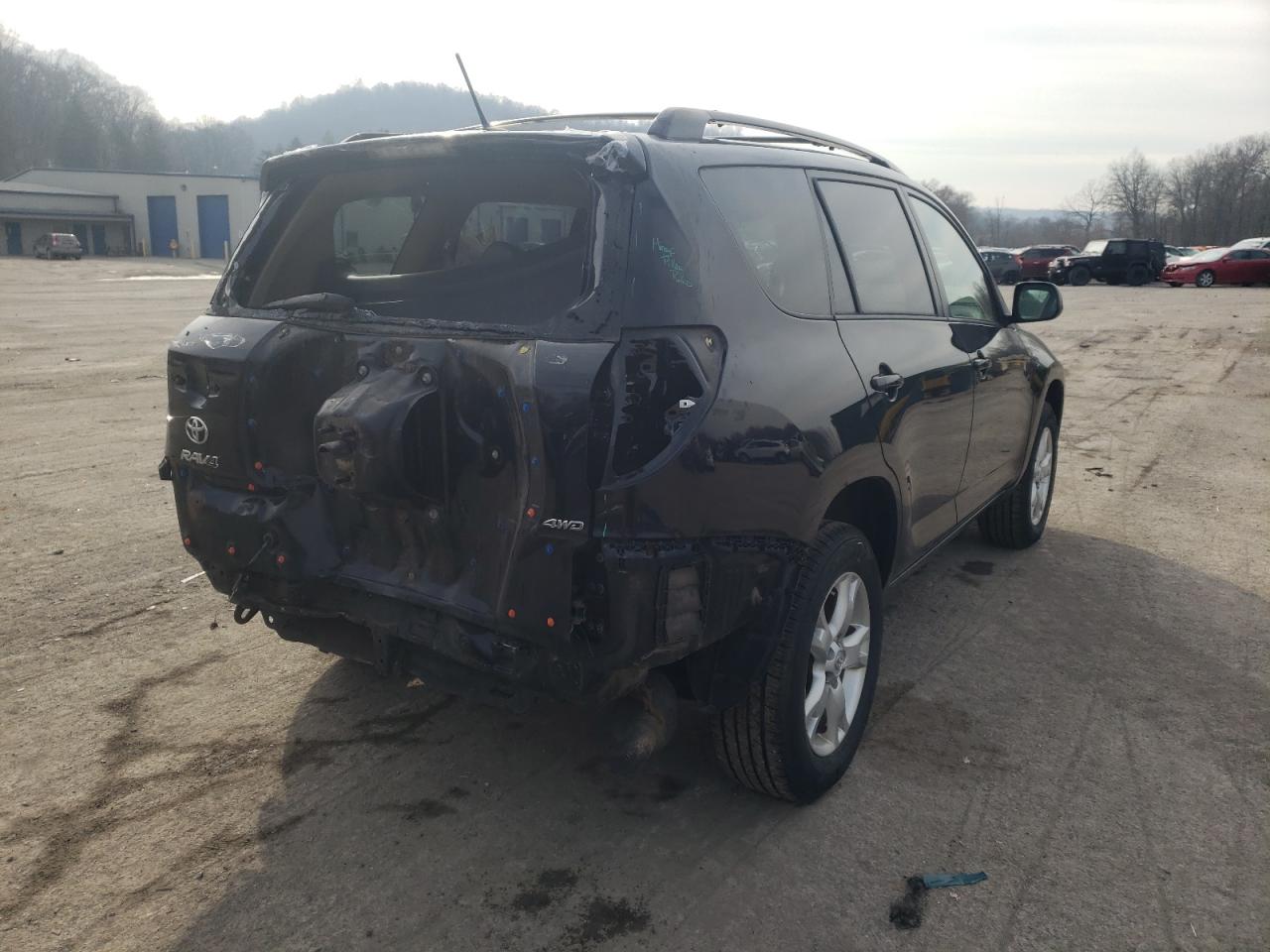 Photo 4 from auction – 2011 TOYOTA RAV4 with VIN JTMBF4DVXB5039219