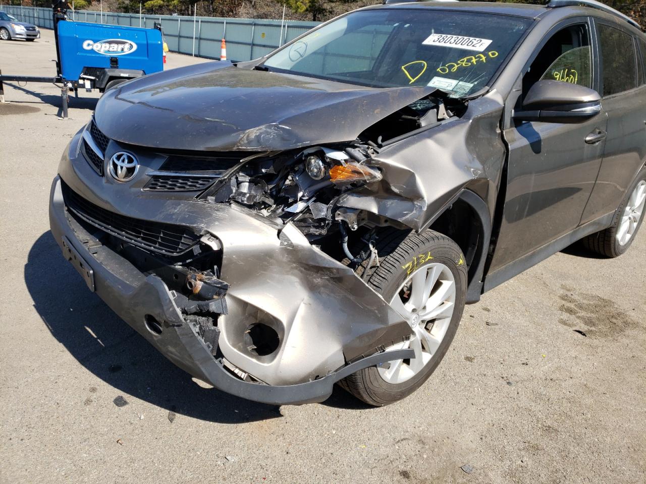 Photo 9 from auction – 2013 TOYOTA RAV4 LIMIT with VIN JTMDFREV1DD028770