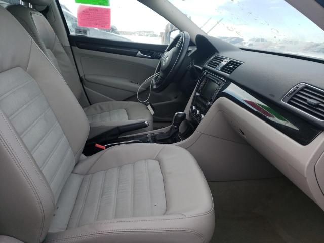 Photo 5 from auction – 2014 VOLKSWAGEN PASSAT SEL with VIN 1VWCN7A33EC102895