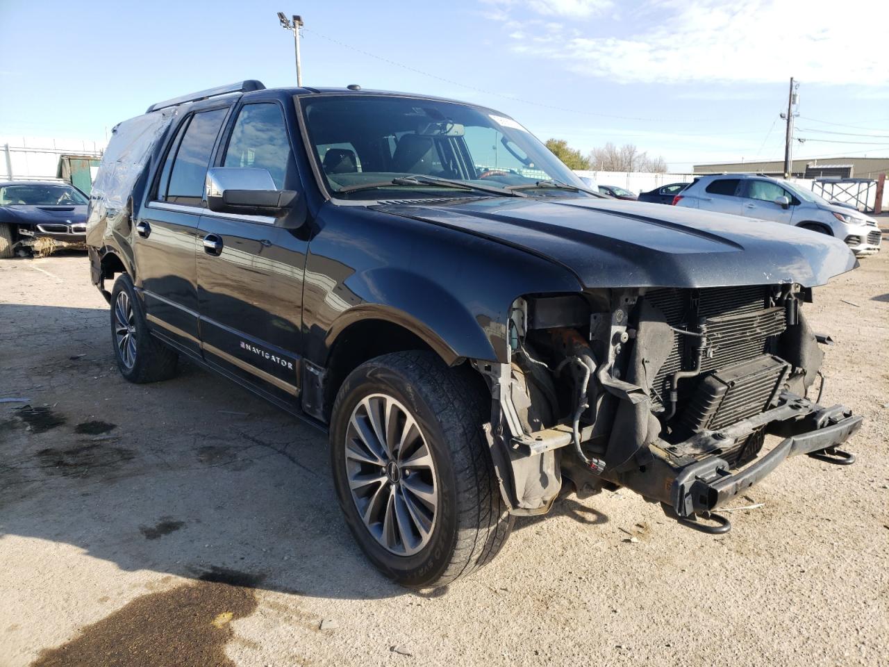LINCOLN NAVIGATOR 2015 with VIN 5LMJJ3HT8FEJ03852 - Photo from auction