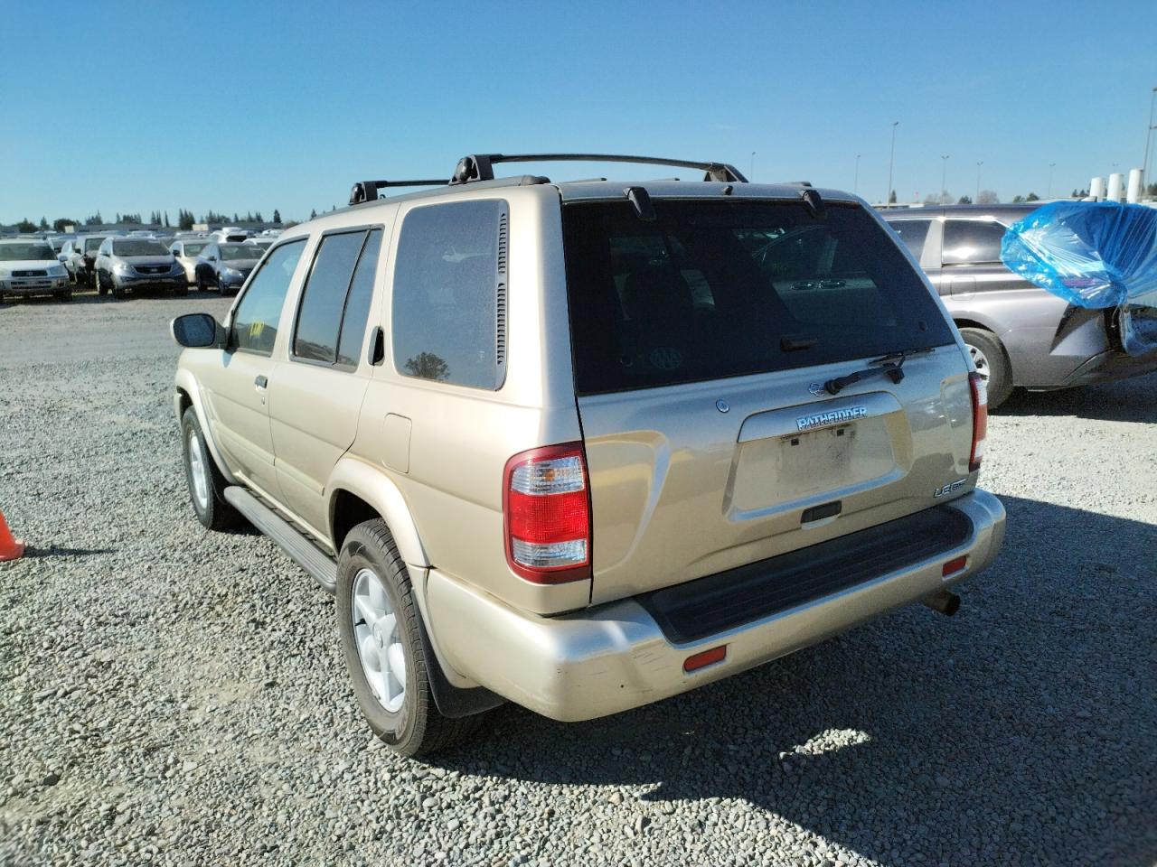 Photo 3 from auction – 2001 NISSAN PATHFINDER with VIN JN8DR07Y91W511504