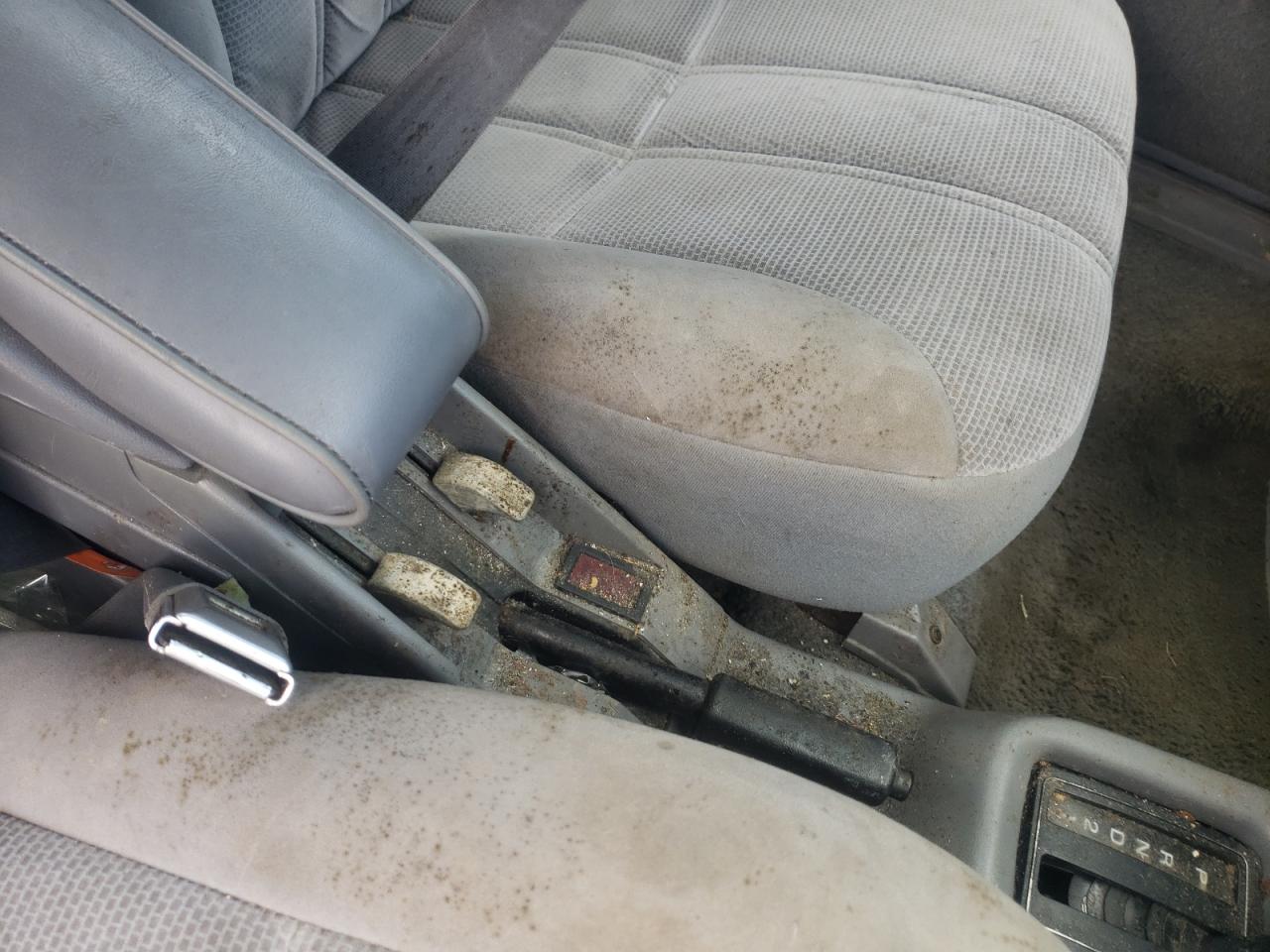 Photo 9 from auction – 1993 FORD TEMPO GL with VIN 2FAPP36XXPB127157