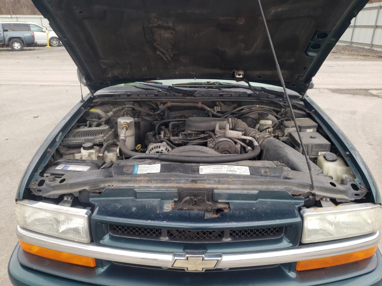 Photo 7 from auction – 1998 CHEVROLET BLAZER with VIN 1GNCT18W3WK190769
