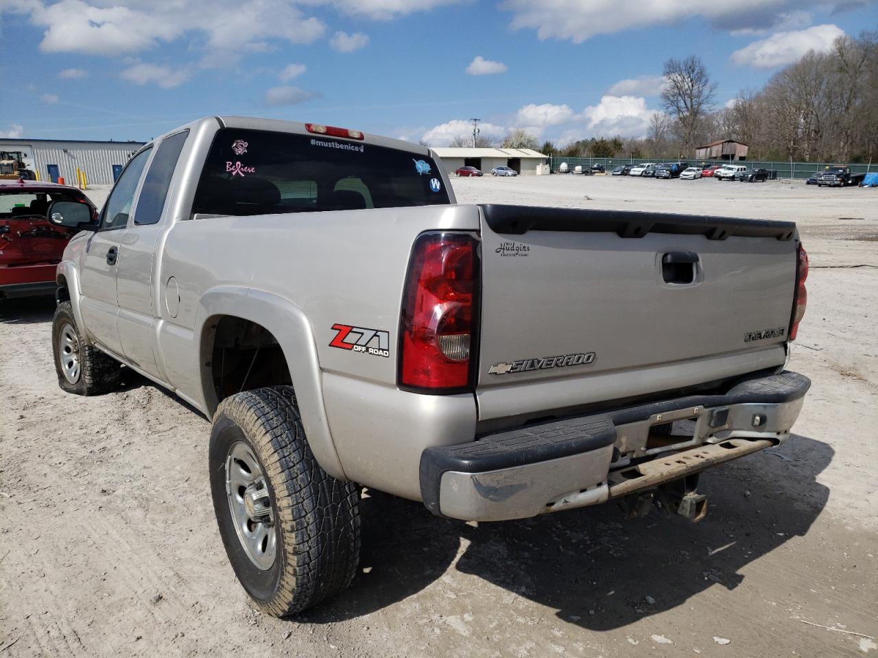 Photo 3 from auction – 2005 CHEVROLET SILVERADO with VIN 1GCEK19B55E229147