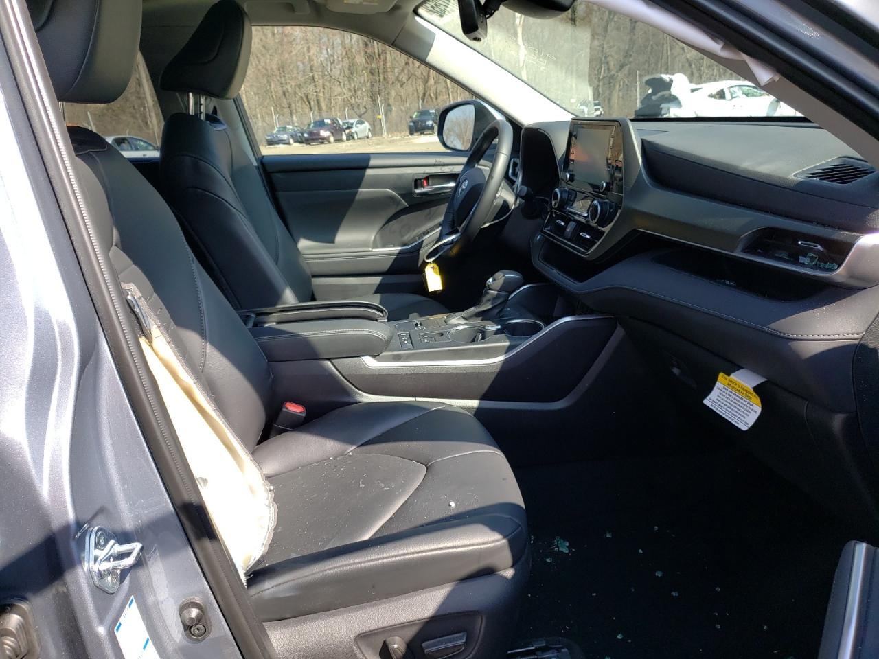 Photo 5 from auction – 2021 TOYOTA HIGHLANDER with VIN 5TDGBRCH6MS063881