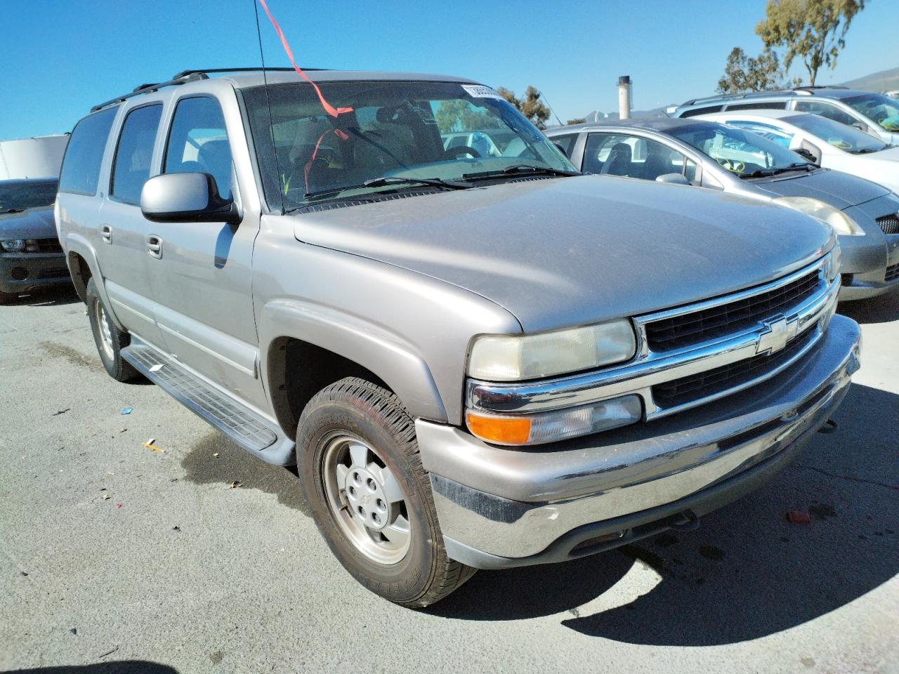 CHEVROLET SUBURBAN K 2001 with VIN 3GNFK16T11G273528 - Photo from auction