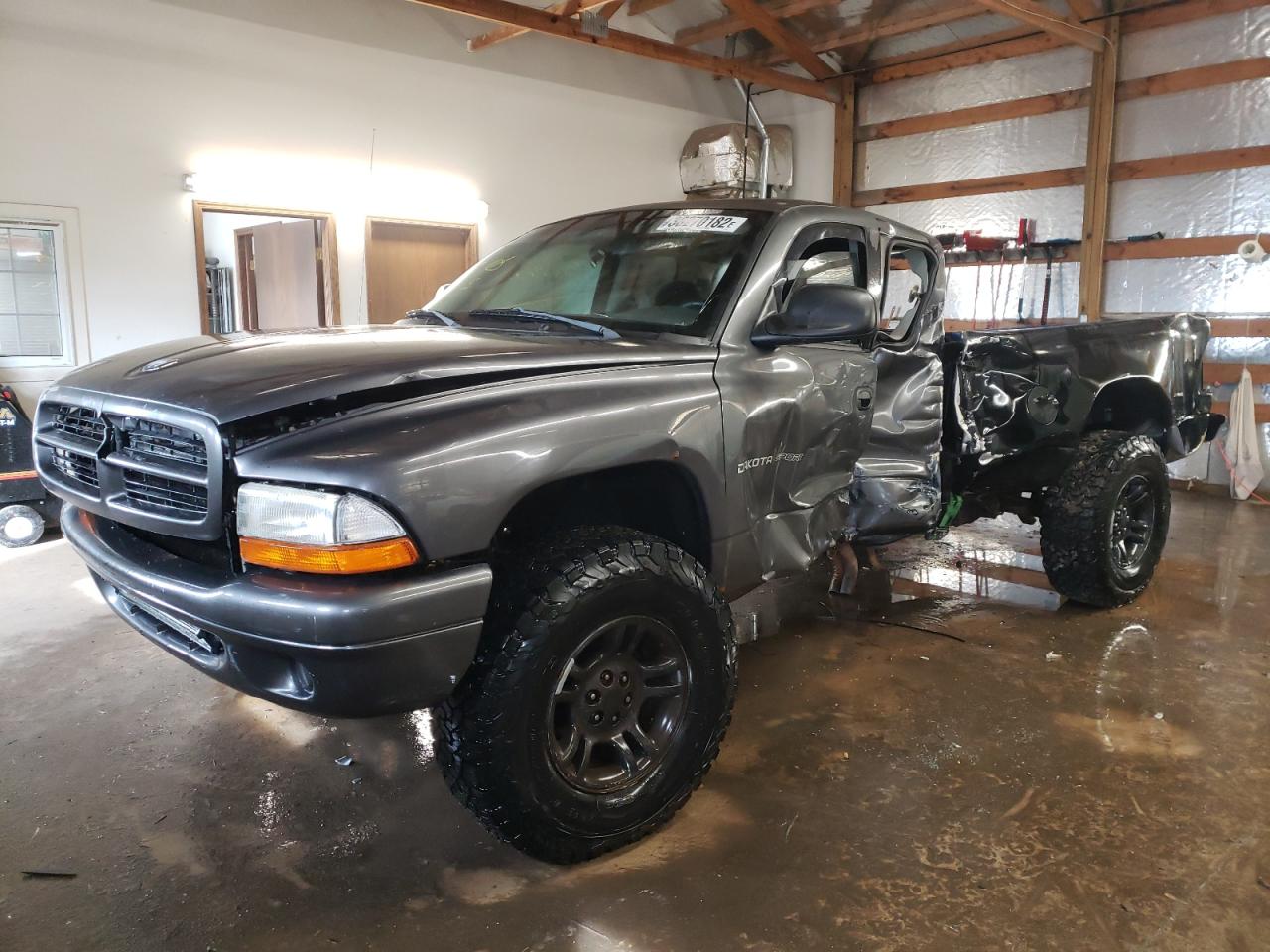 Photo 2 from auction – 2002 DODGE DAKOTA SPO with VIN 1B7GG32N92S503733
