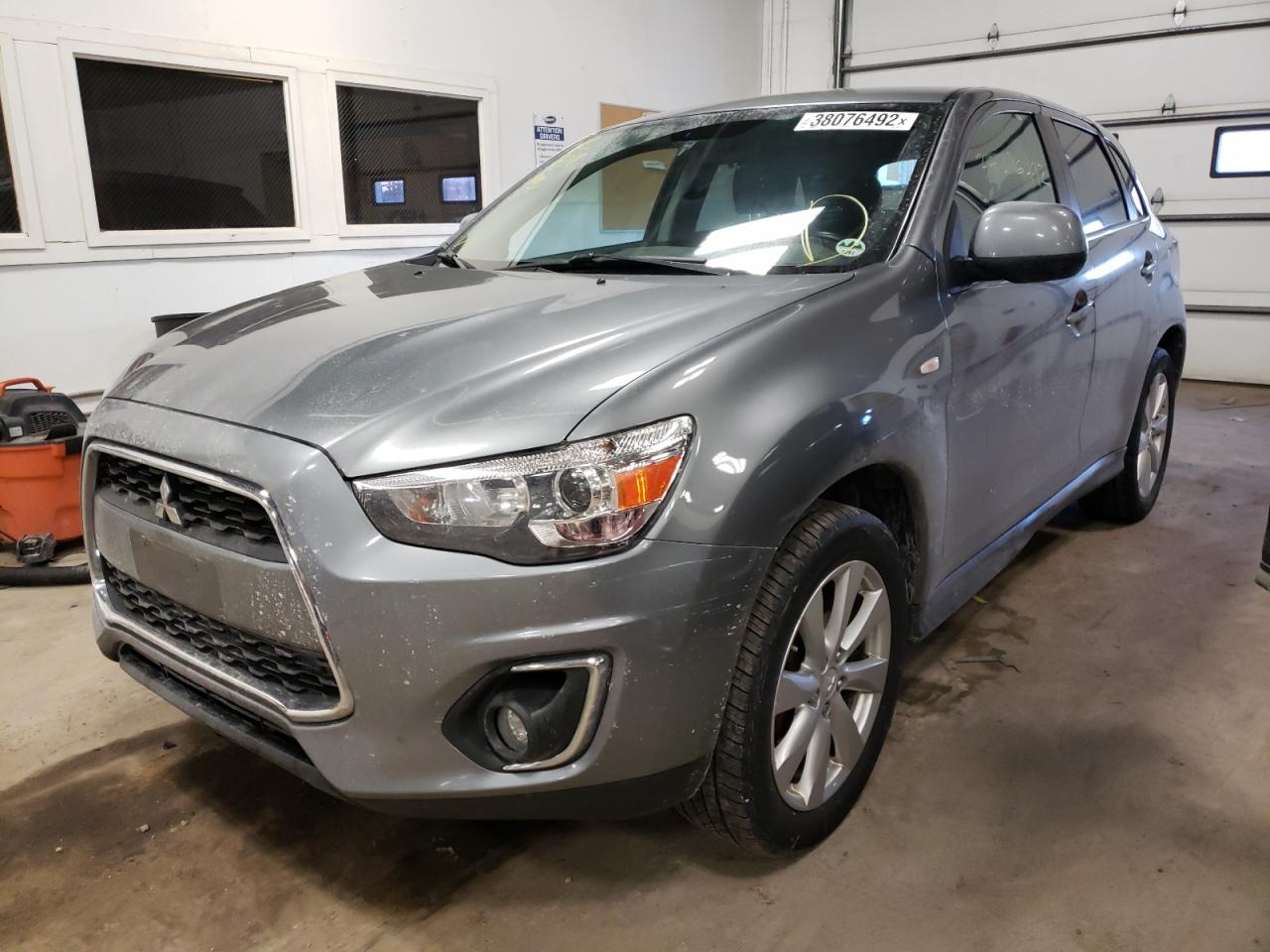Photo 2 from auction – 2014 MITSUBISHI OUTLANDER with VIN 4A4AR4AU2EE010549