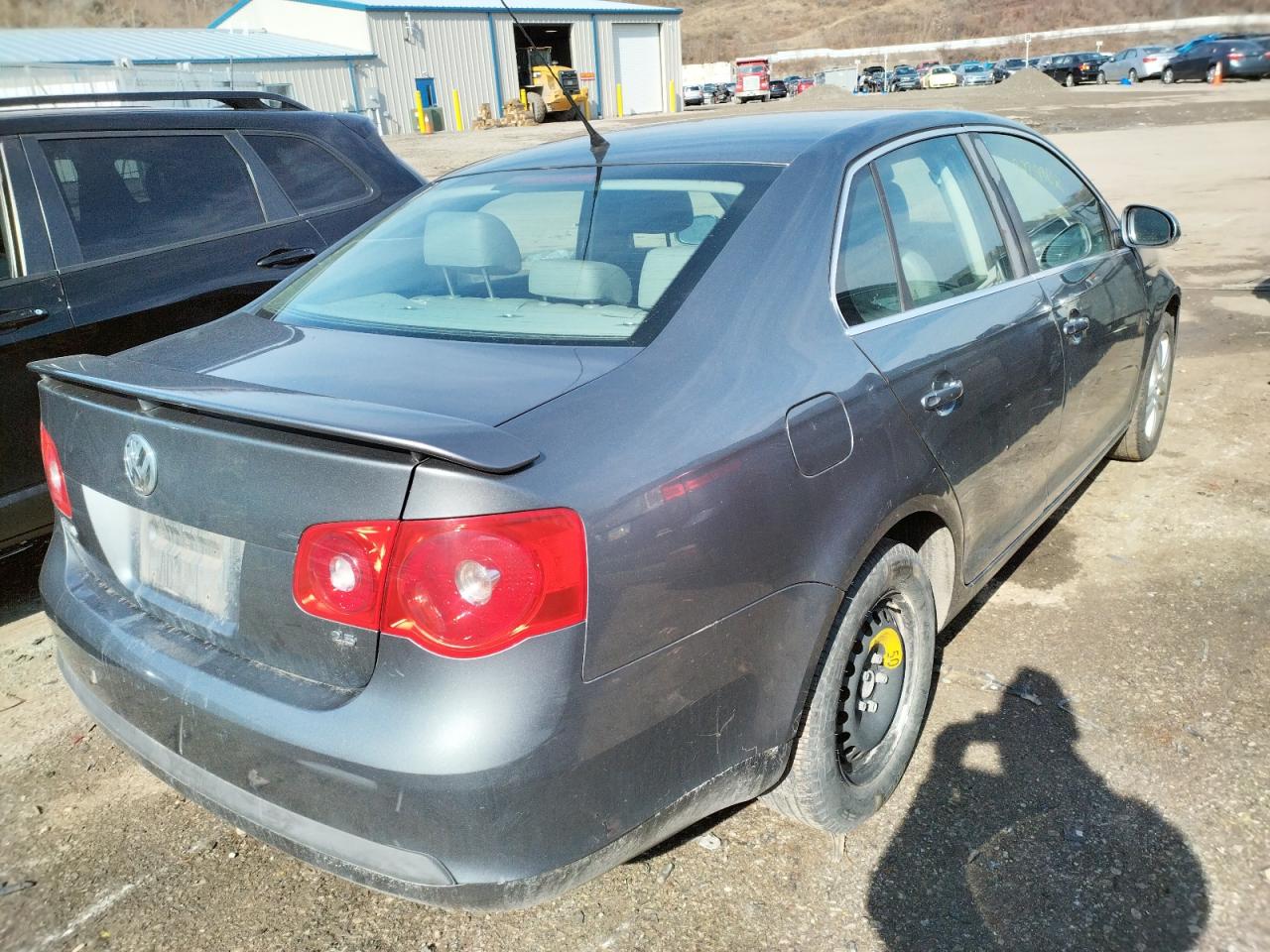 Photo 4 from auction – 2007 VOLKSWAGEN JETTA WOLF with VIN 3VWEF71K57M185180