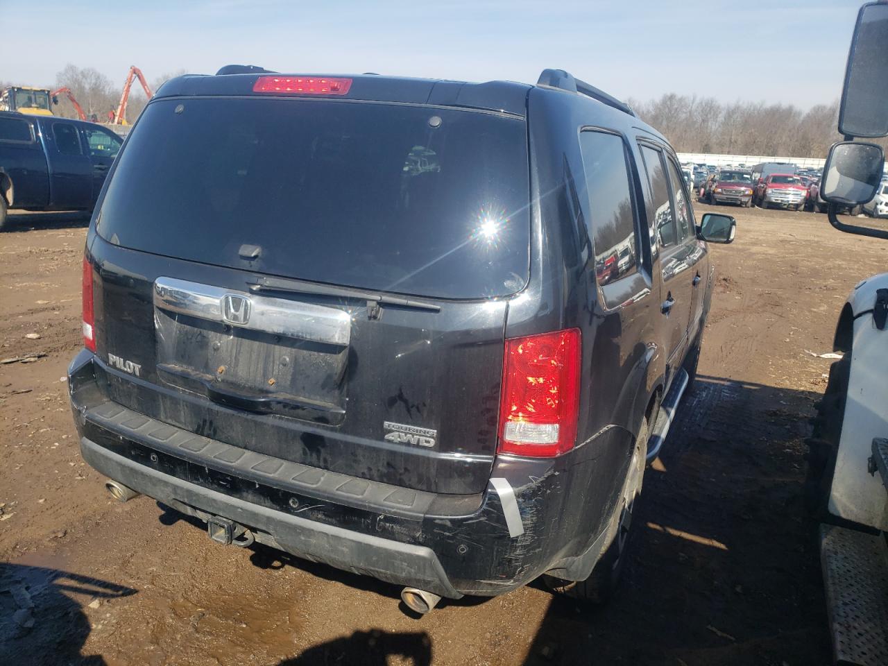 Photo 4 from auction – 2011 HONDA PILOT TOUR with VIN 5FNYF4H92BB018970
