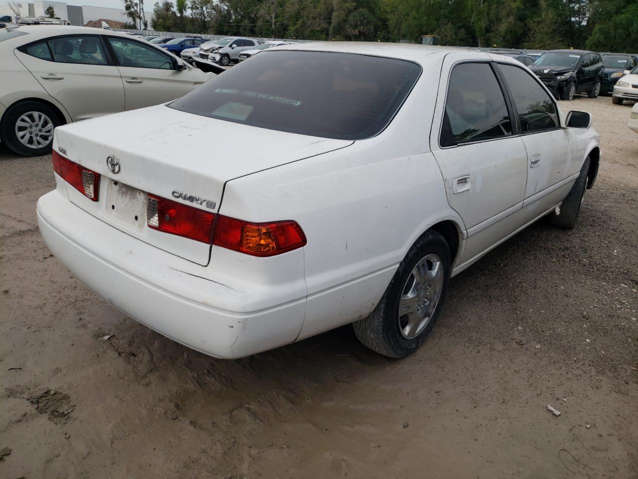Photo 4 from auction – 2001 TOYOTA CAMRY CE with VIN 4T1BG22K31U859488