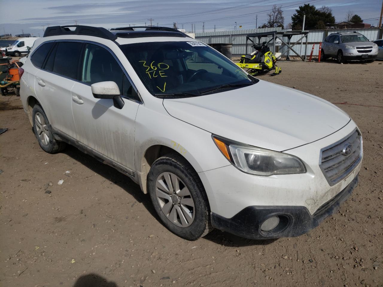 SUBARU OUTBACK 2. 2015 مع رقم تعريف المركبة 4S4BSADCXF3252905 - صورة من المزاد