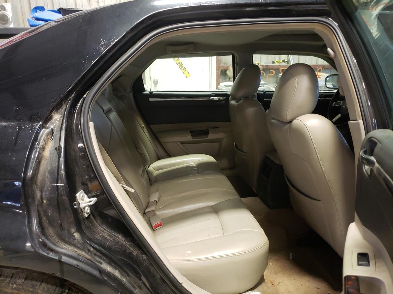 Photo 6 from auction – 2007 CHRYSLER 300C with VIN 2C3KA63H47H653760